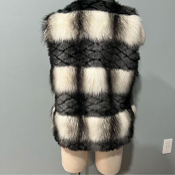 Design Lab Lord & Taylor Black & White Check Faux Fur Vest Size Small - Picture 4 of 10